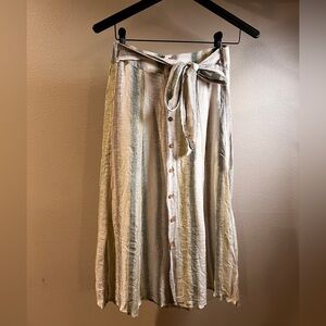 Chic Button-Down A-Line Skirt in Cream and Green